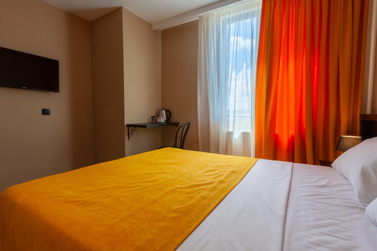 Solomon Hotel Kutaisi Exterior photo